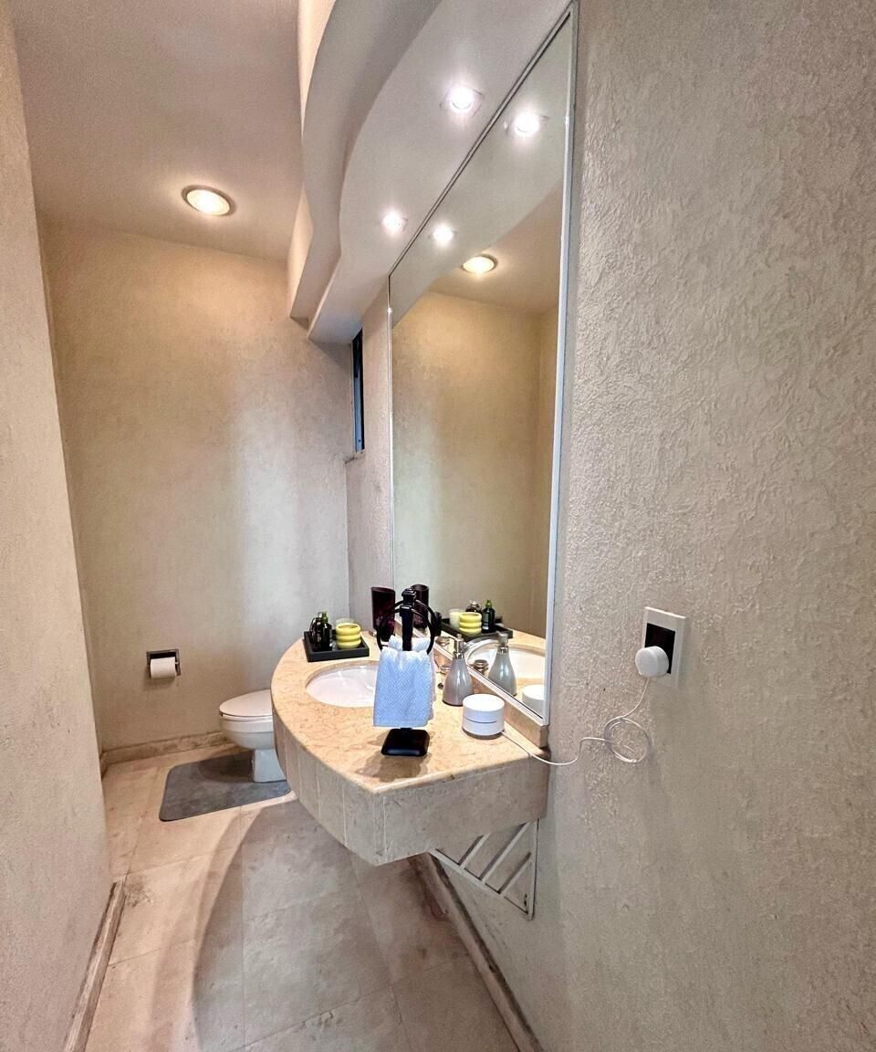 10 de 27: Casa en Venta en Bosque de las Palmas Rayo Vende ®