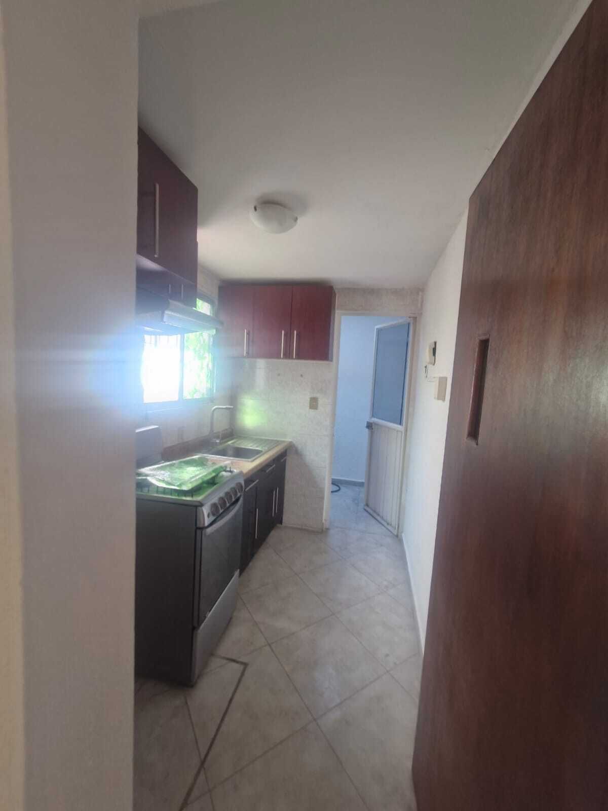 5 of 12: Cocina