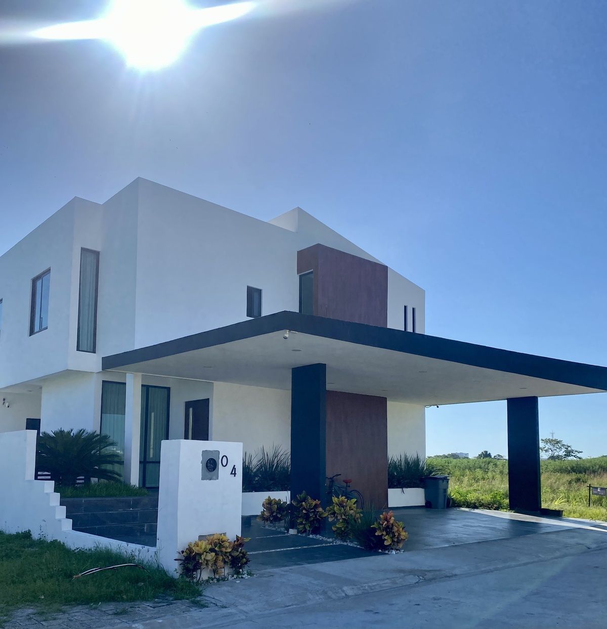 1 de 25: Fachada frontal