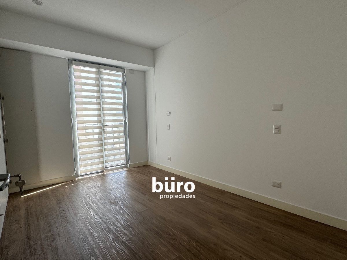 13 de 18: Dormitorio de servicio.