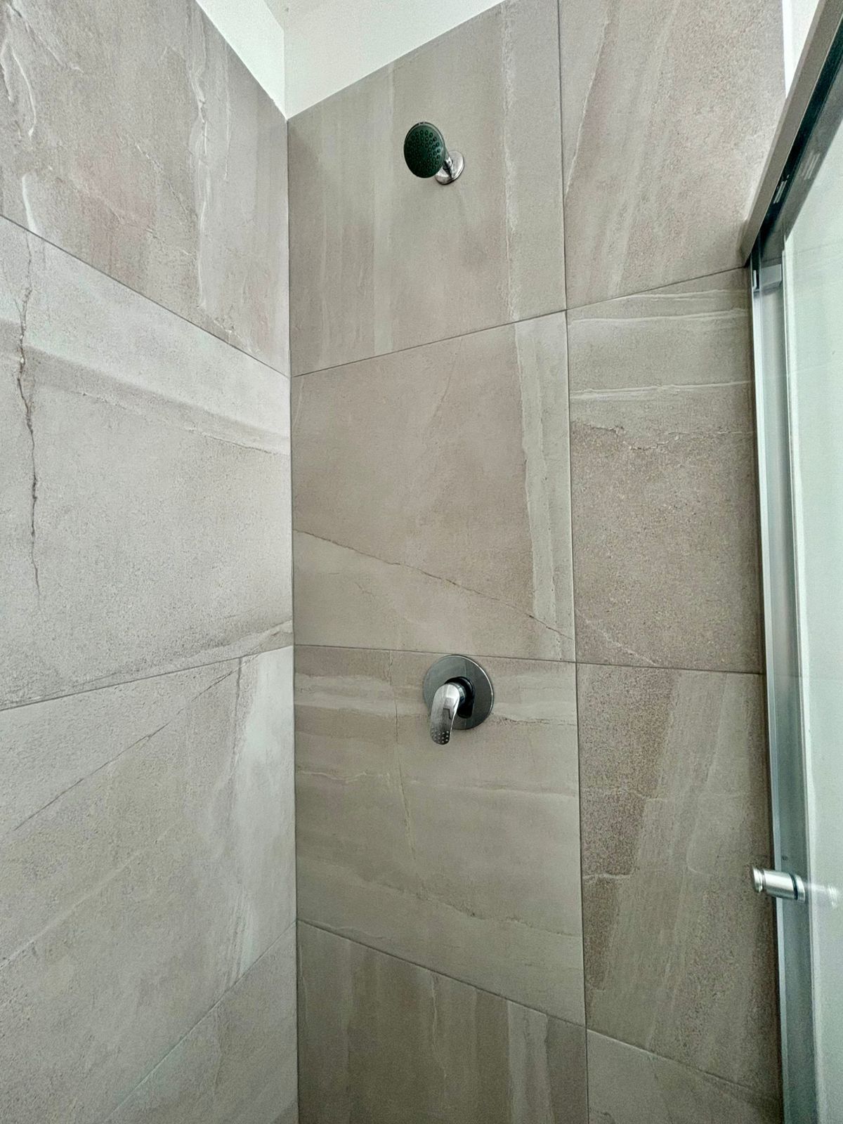11 de 22: Regadera Baño Secundario