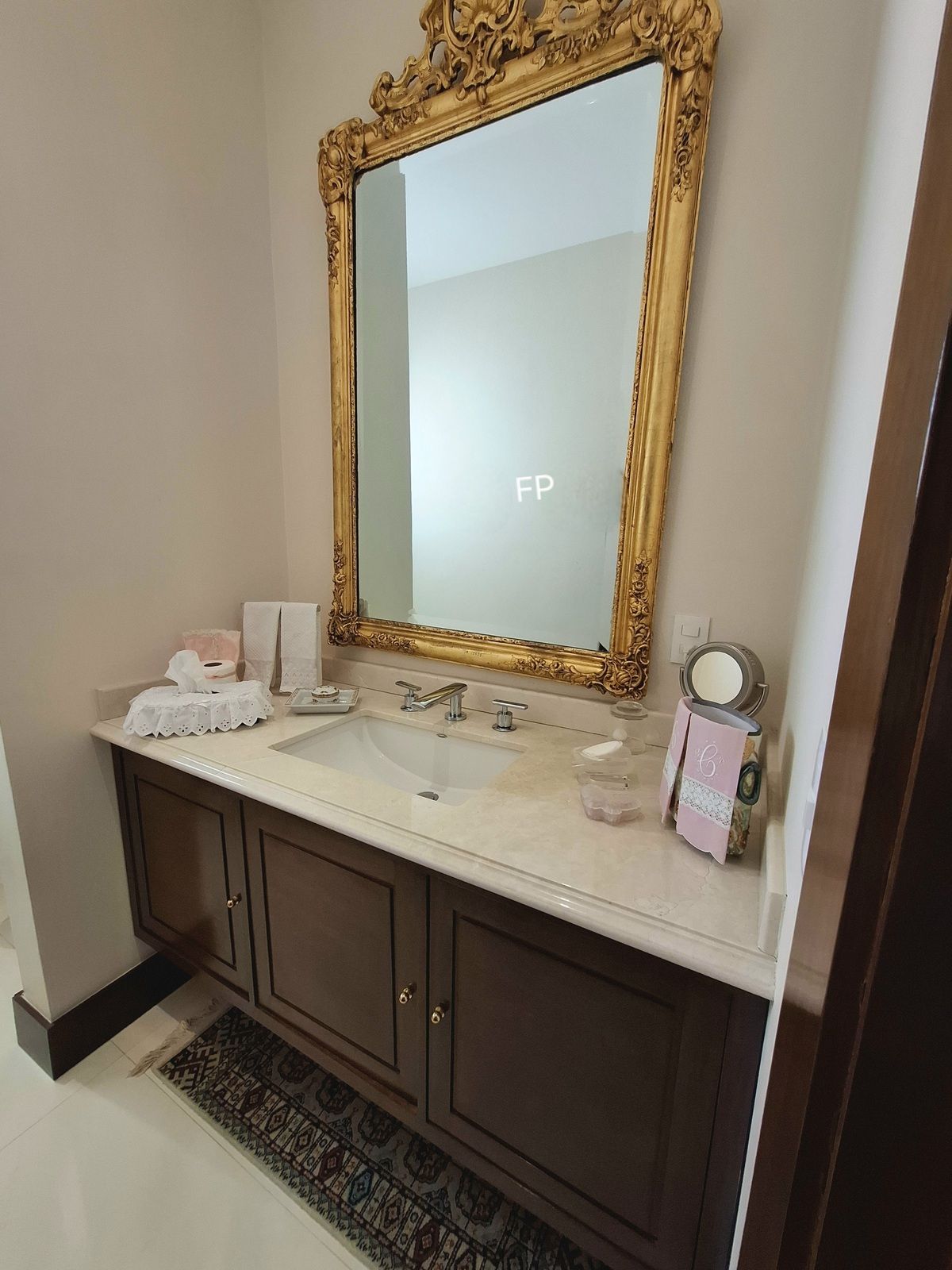 6 de 27: Baño de visitas