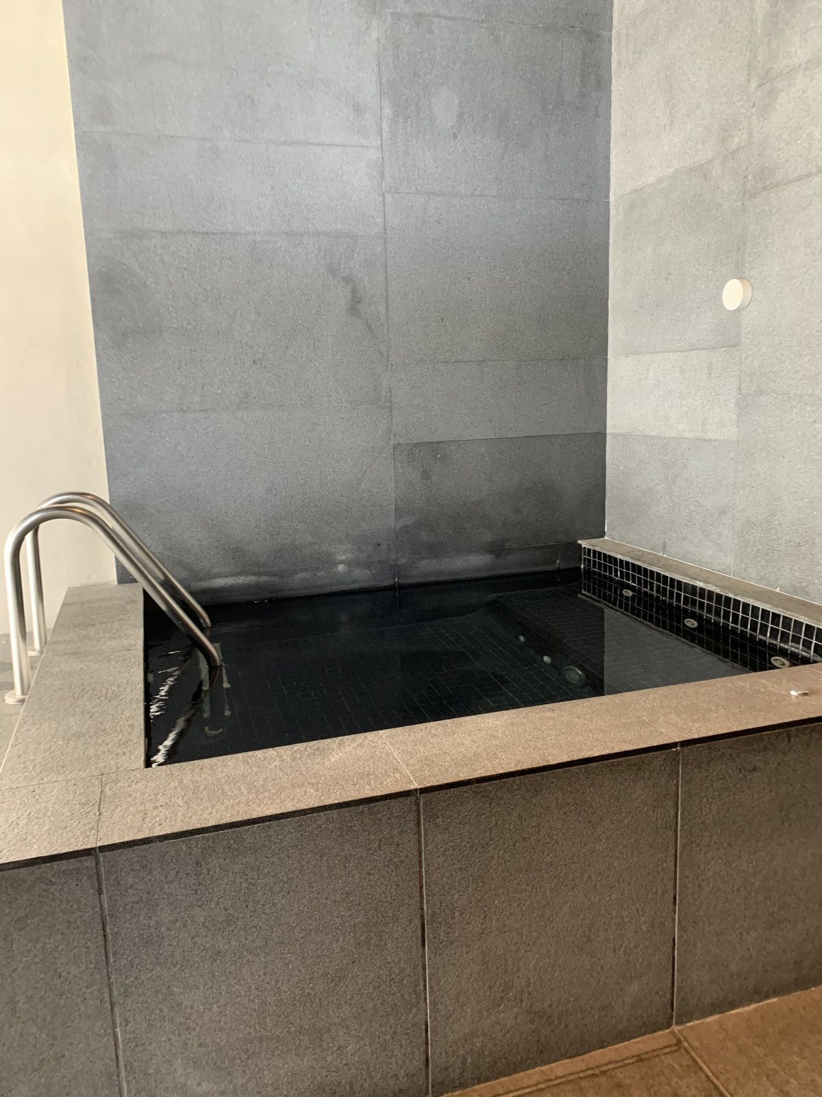 27 of 30: Jacuzzi