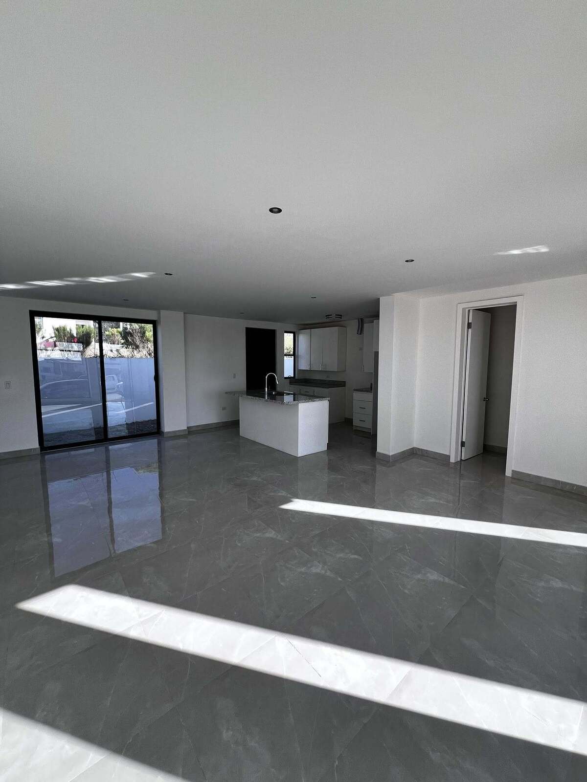 1 of 11: sala-comedor y cocina