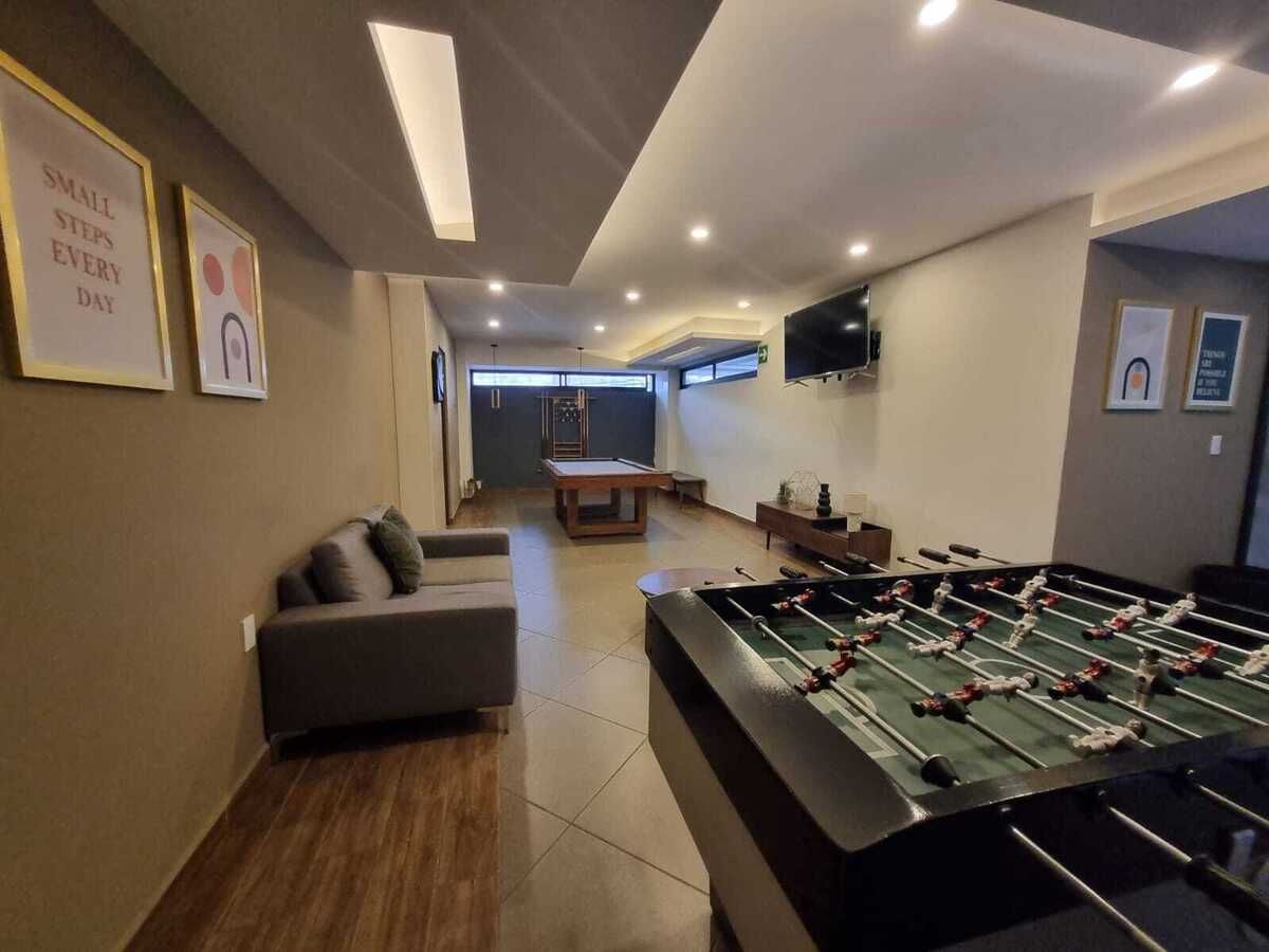 23 de 25: SALÓN DE JUEGOS