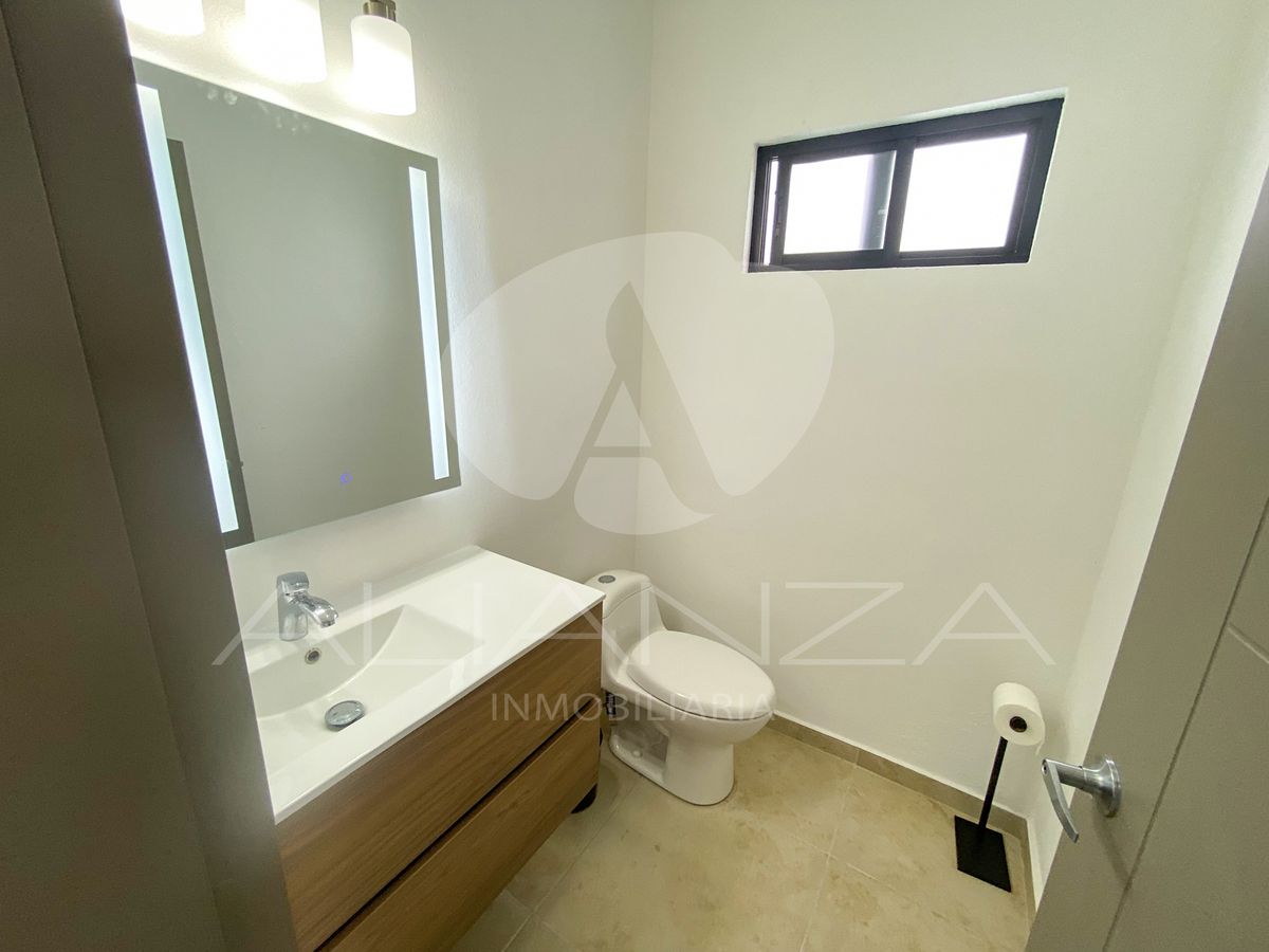 5 de 35: Baño planta media