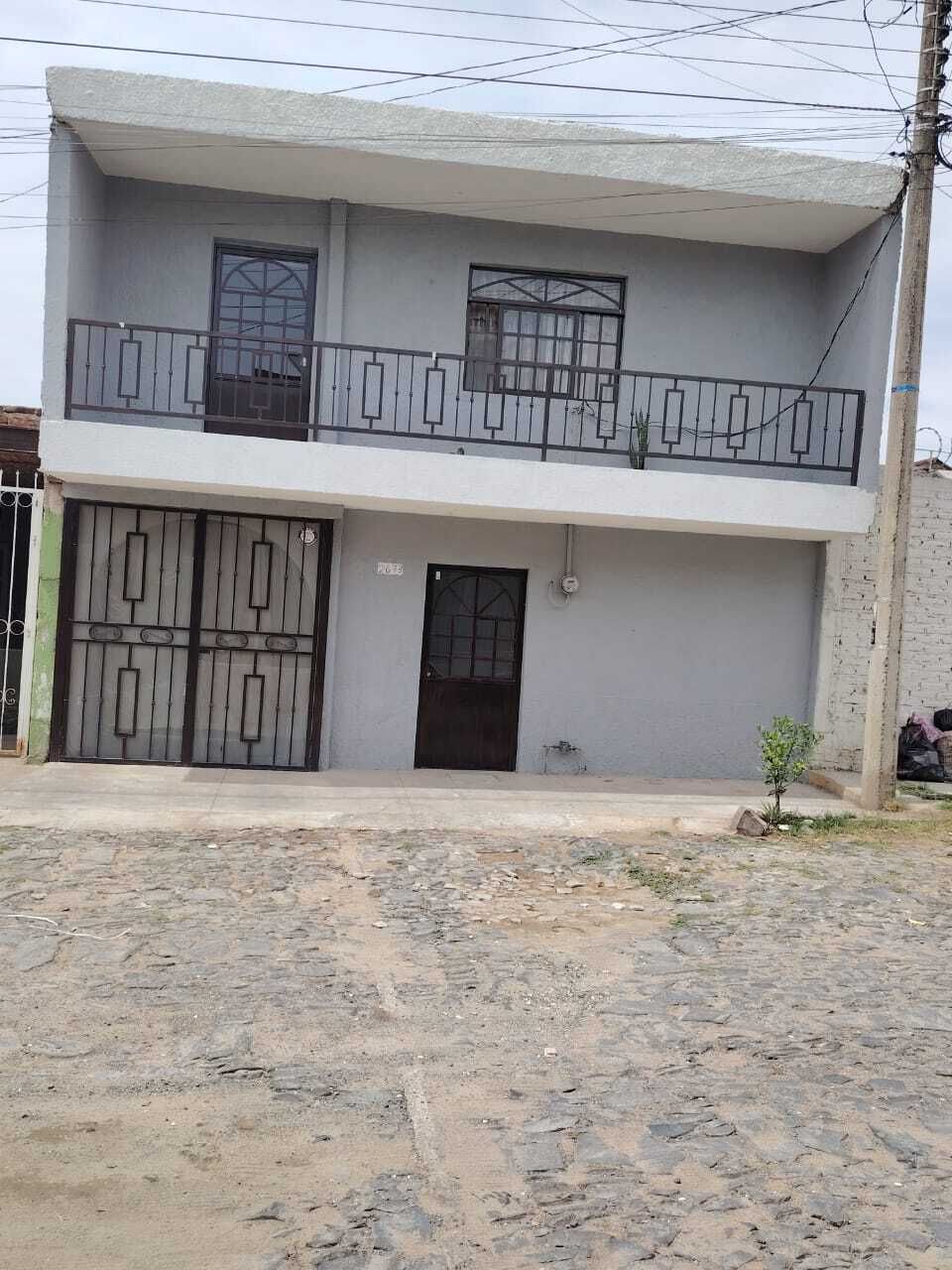 1 of 40: FACHADA