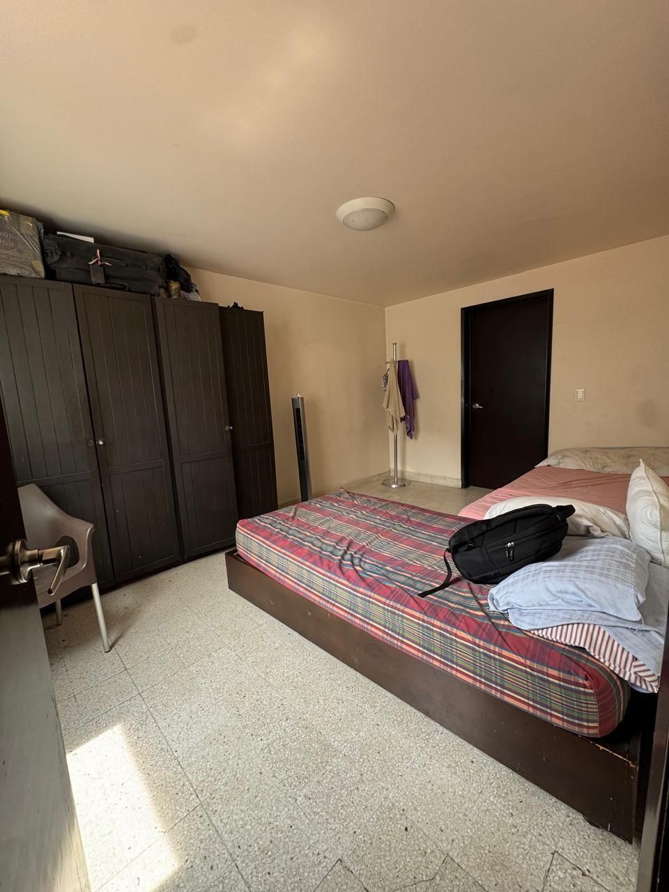 20 de 22: habitación de servicio