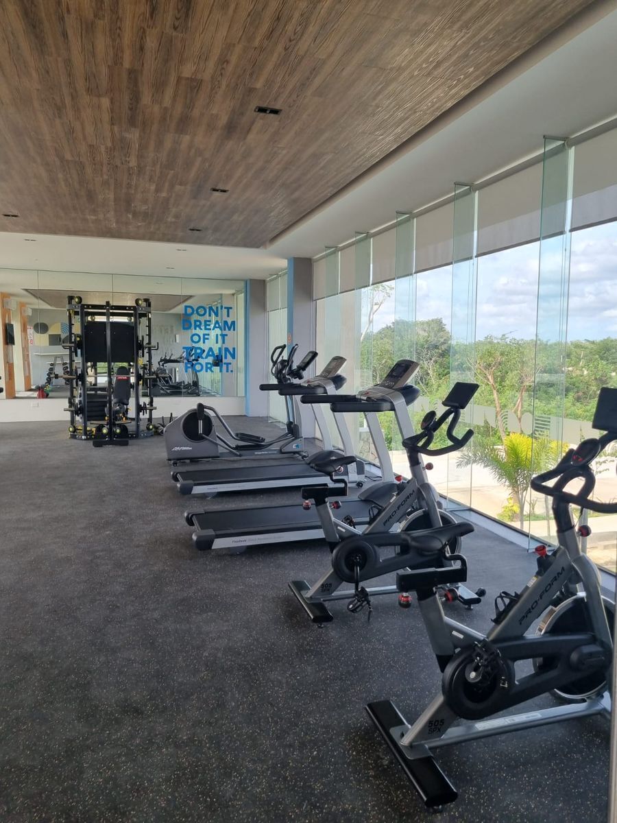 13 de 19: Gimnasio