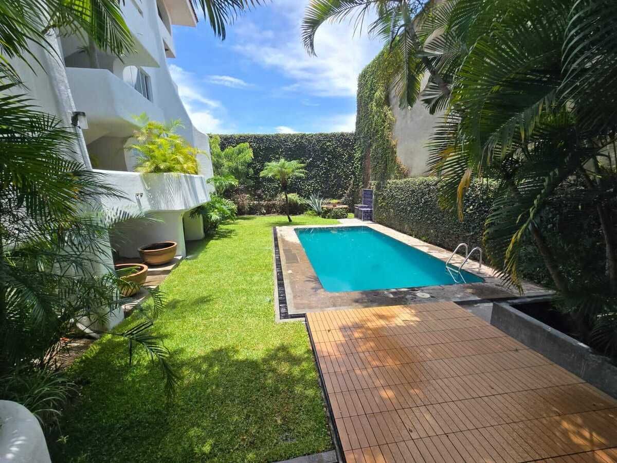 1 of 10: ALBERCA, JARDIN Y TERRAZA