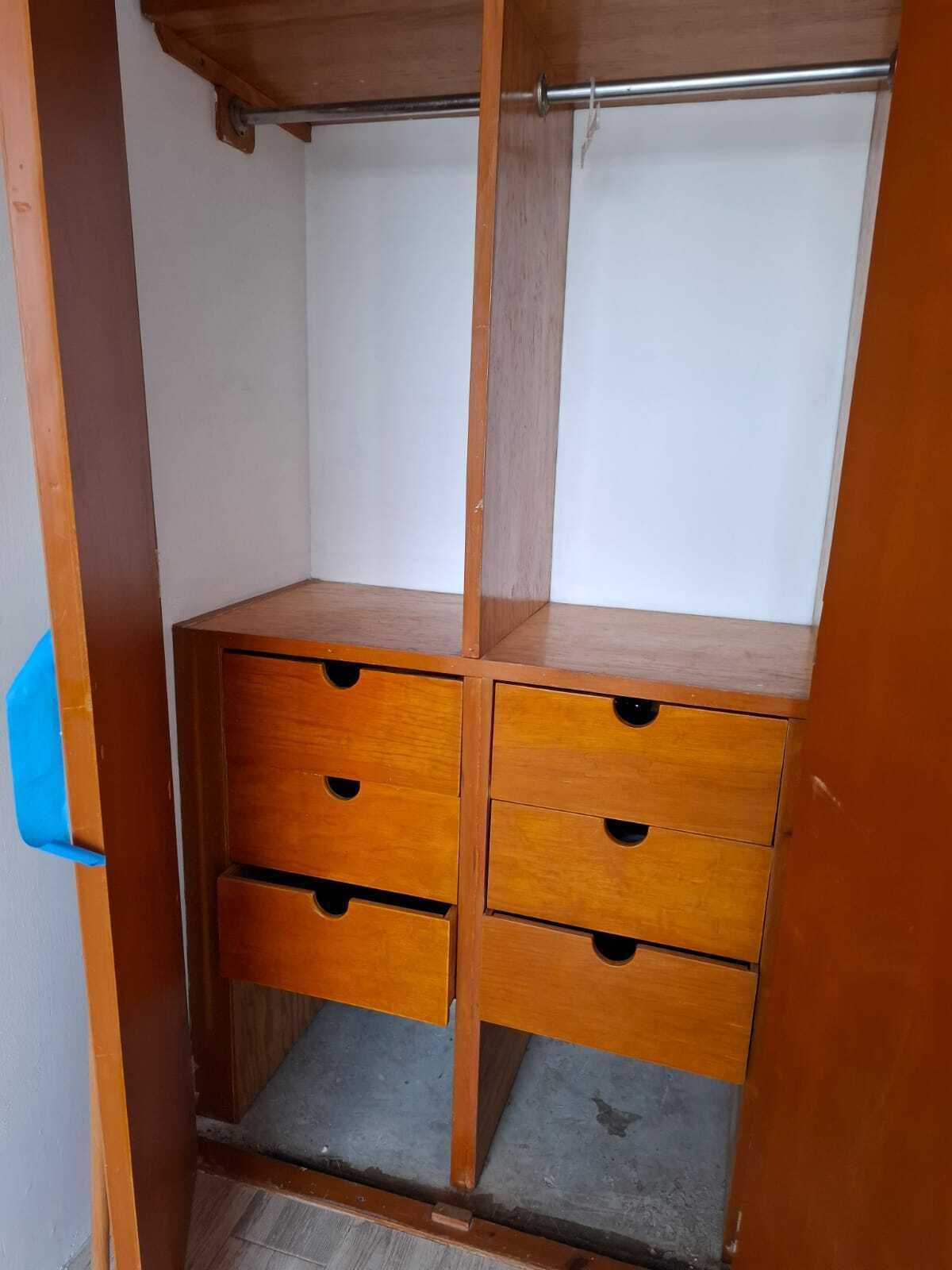 8 of 16: Primer Recámara closet