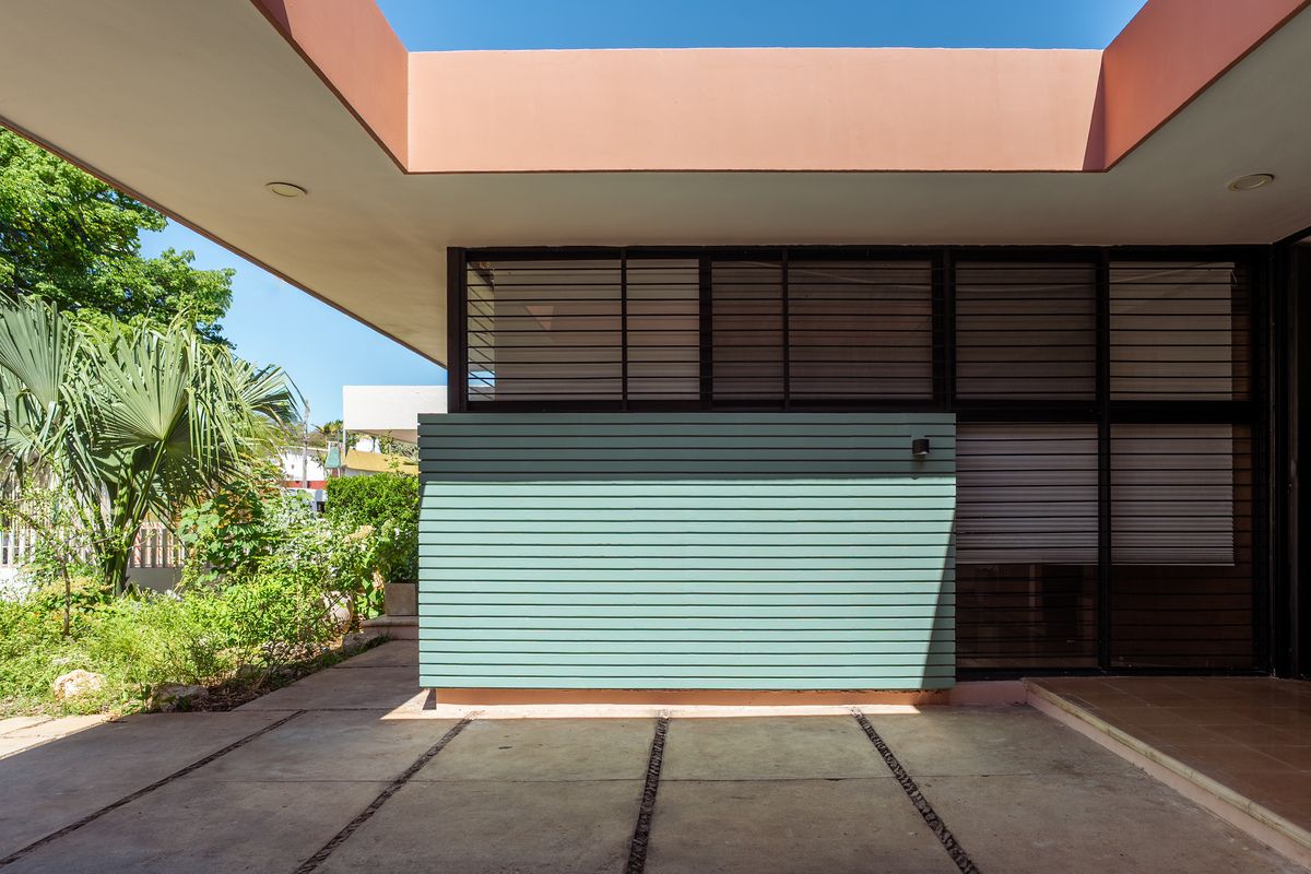 2 of 20: Detalle arquitectónico
