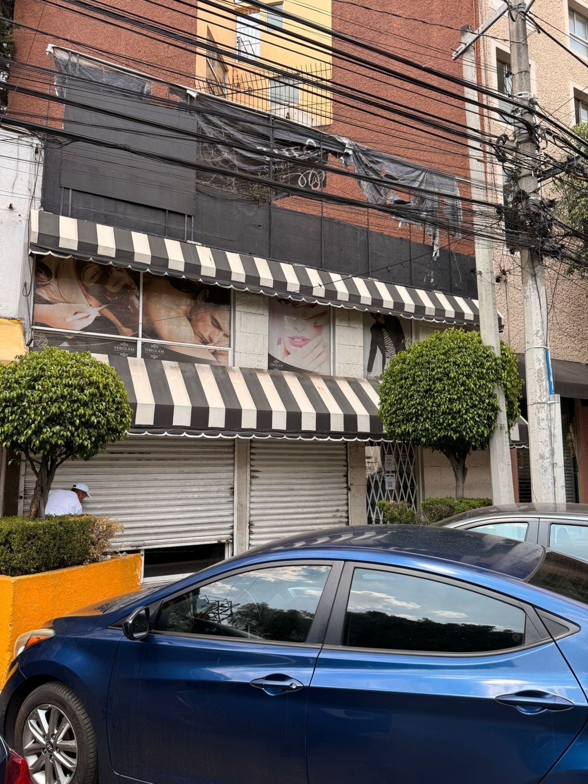 1 of 12: Entrada pie de calle
