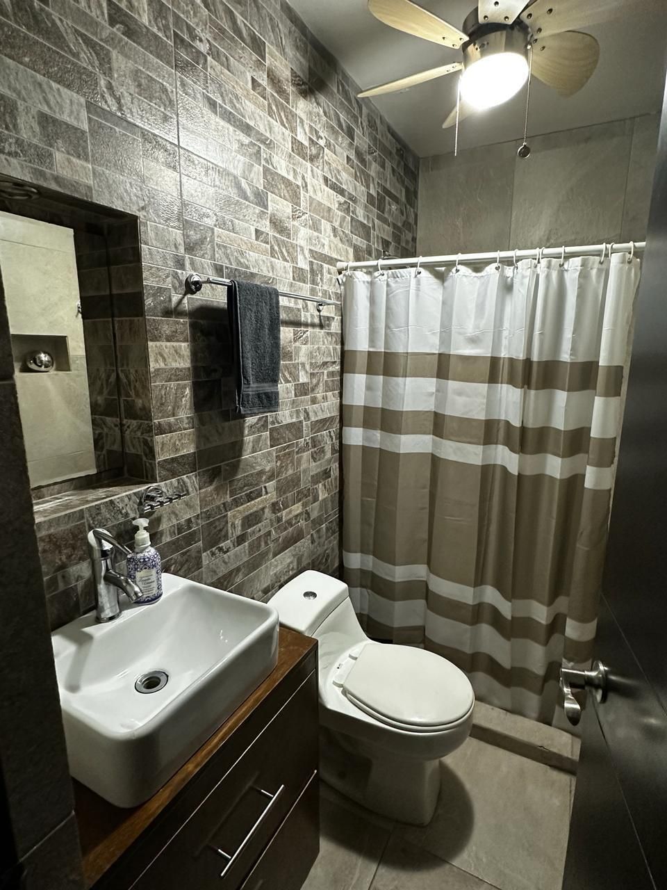 10 de 11: Baño de estancia