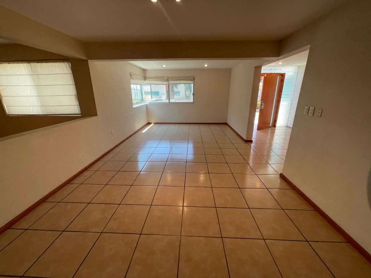 2 de 14: Sala Comedor