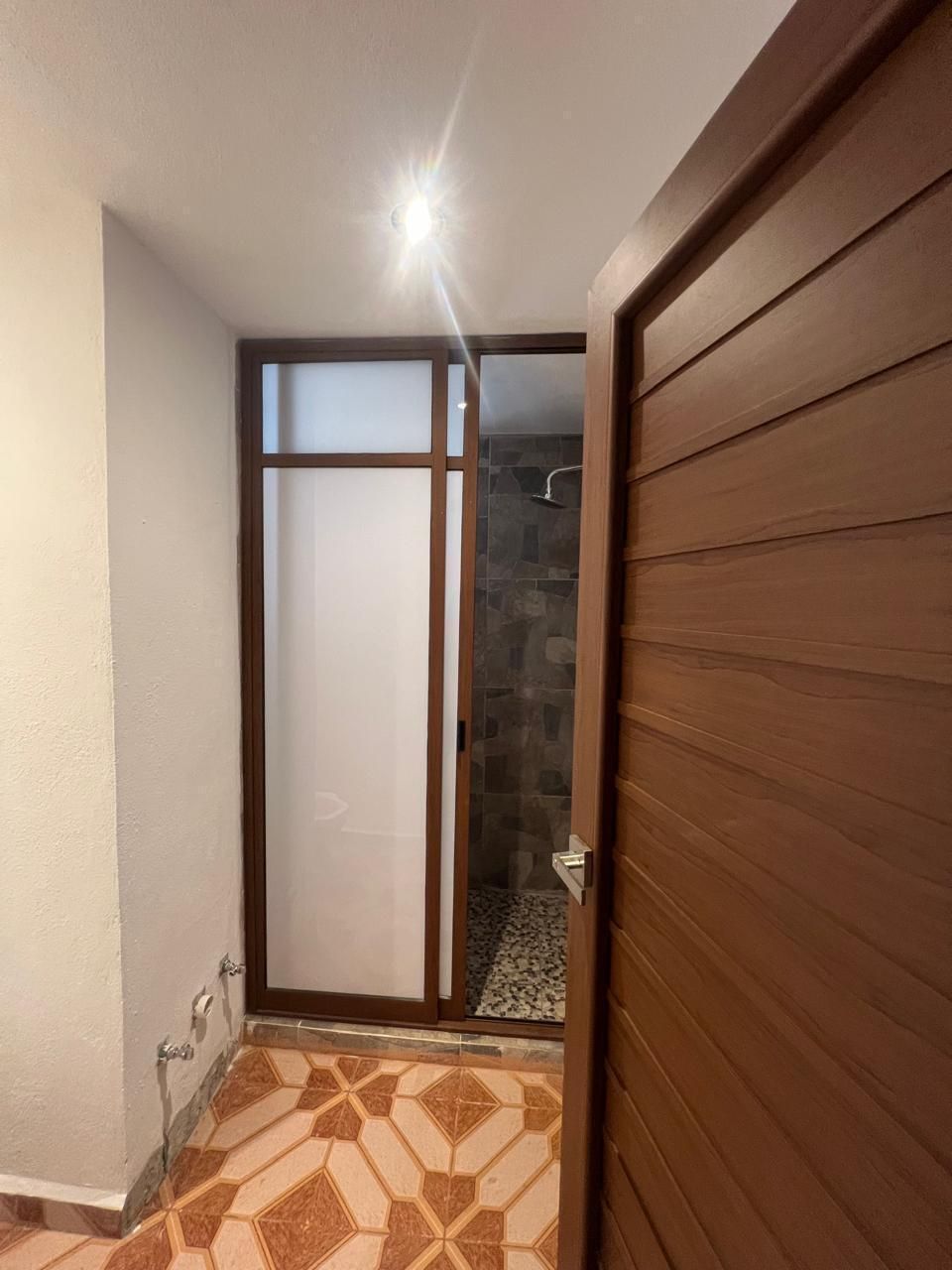 4 of 10: baño