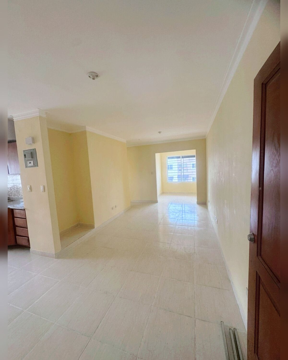 2 of 12: Sala