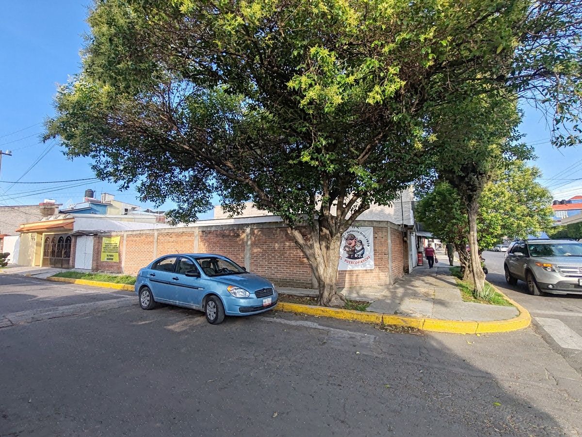 En venta en esquina, Ojo de agua Tecámac, De la Hacienda. Sin gravamen.