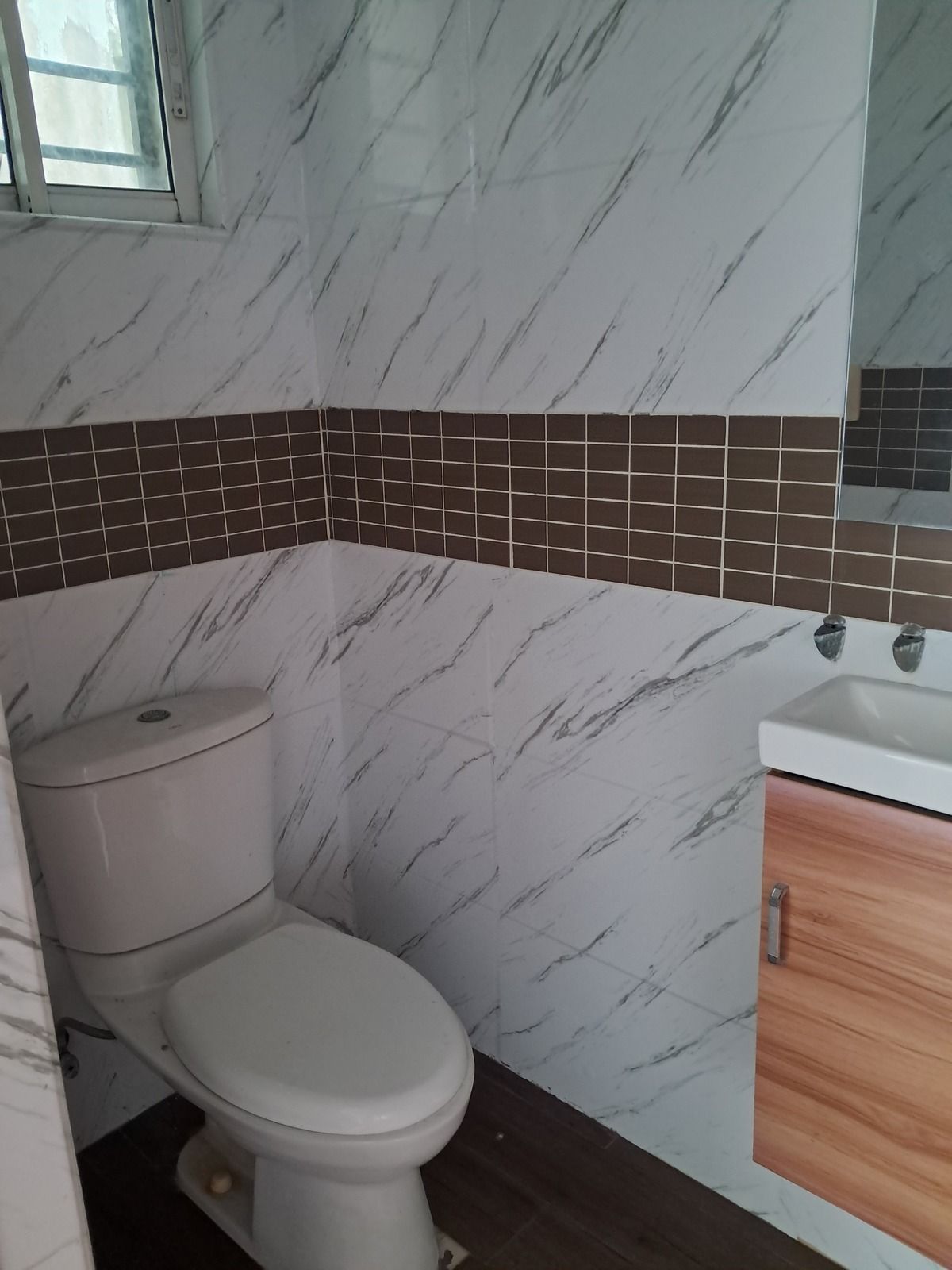 3 de 20: Baño visita
