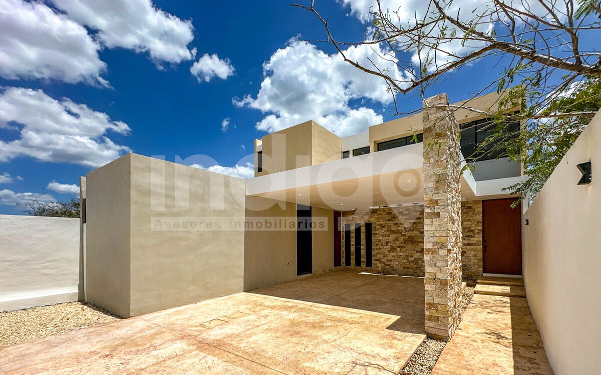 1 of 42: Fachada Frontal