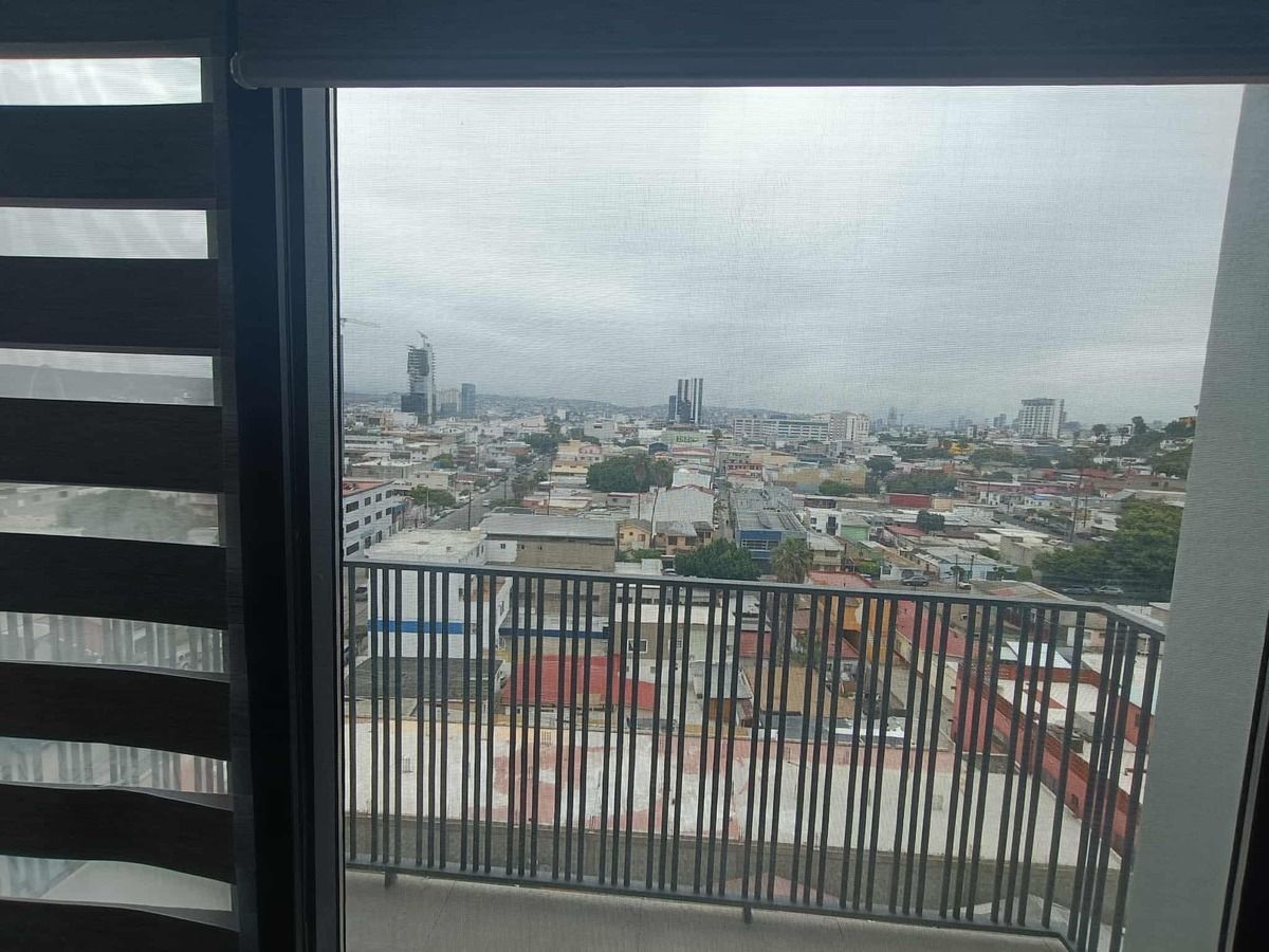 4 de 19: BALCON