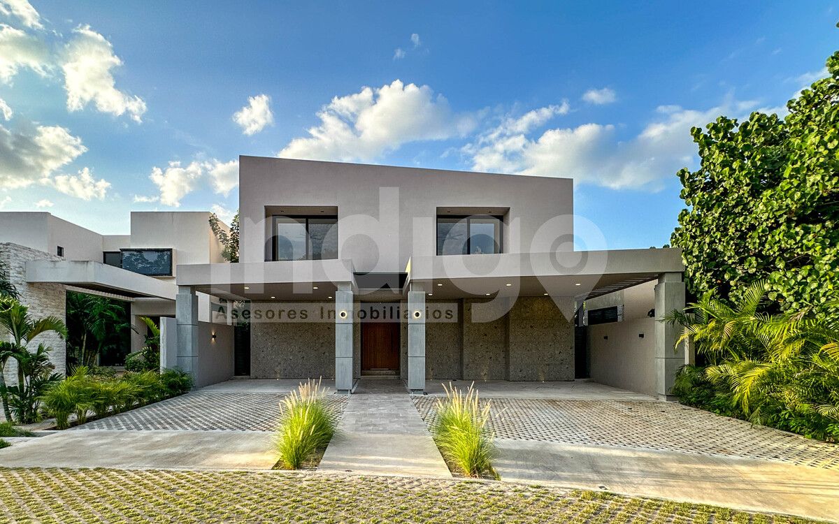 1 de 50: Fachada Frontal