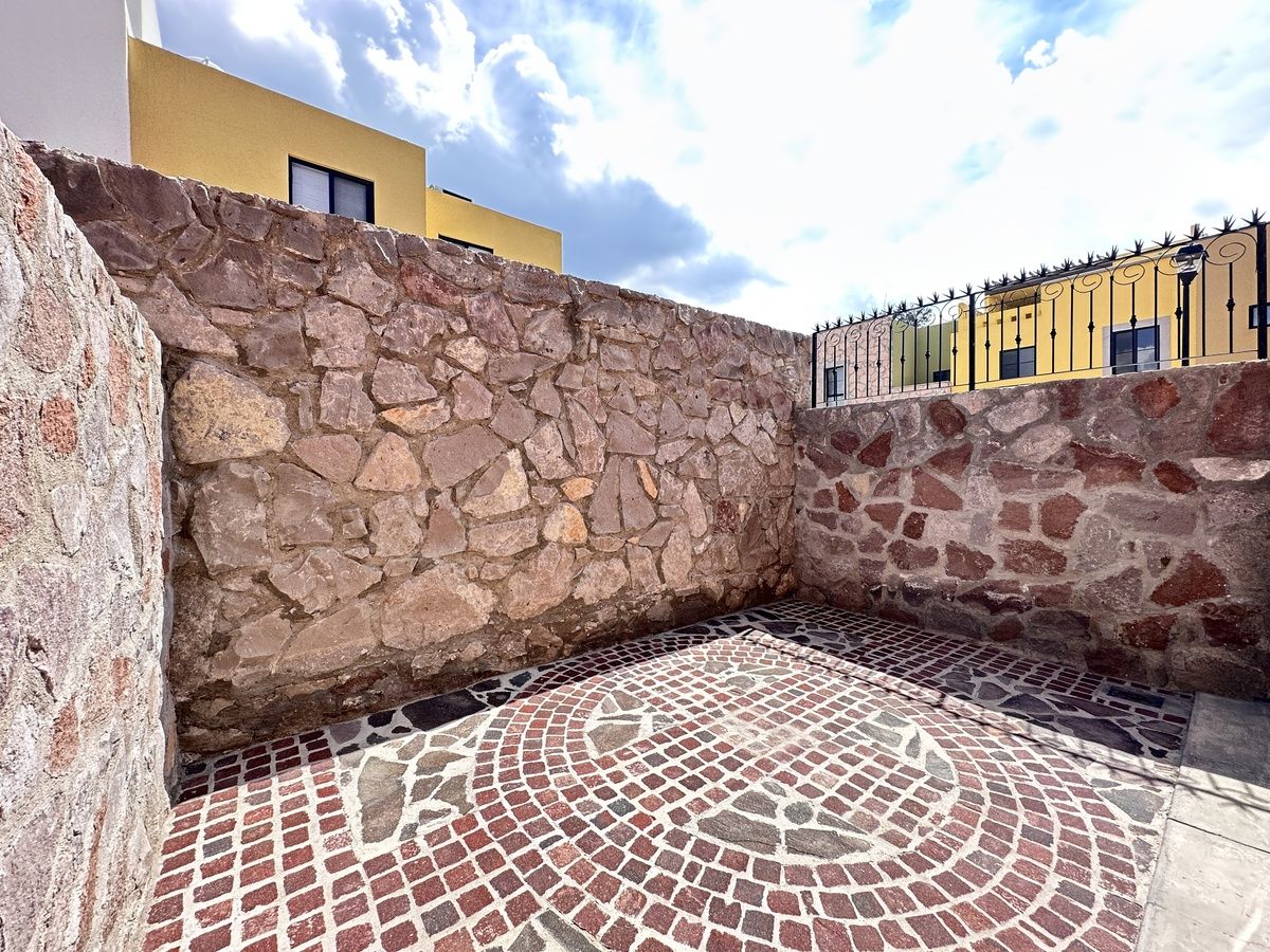 19 de 21: Patio