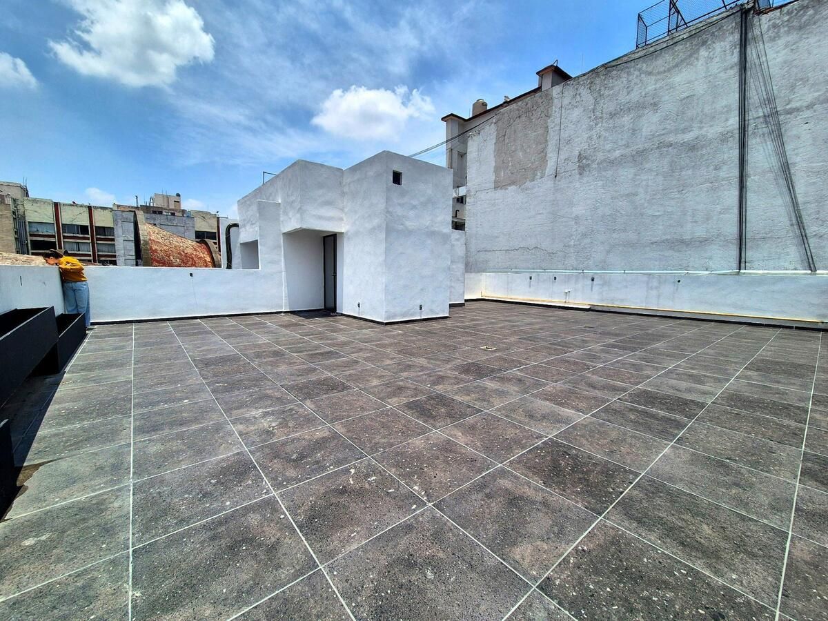 25 de 25: ROOF GARDEN AUN POR EQUIPAR