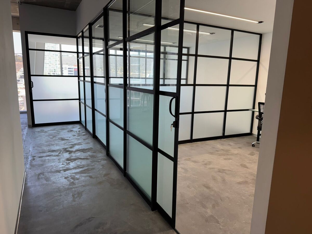 2 de 16: Oficinas Privadas