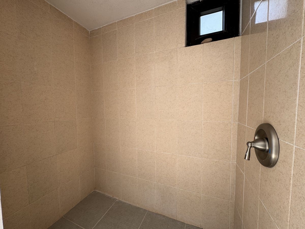 32 de 37: Baño completo