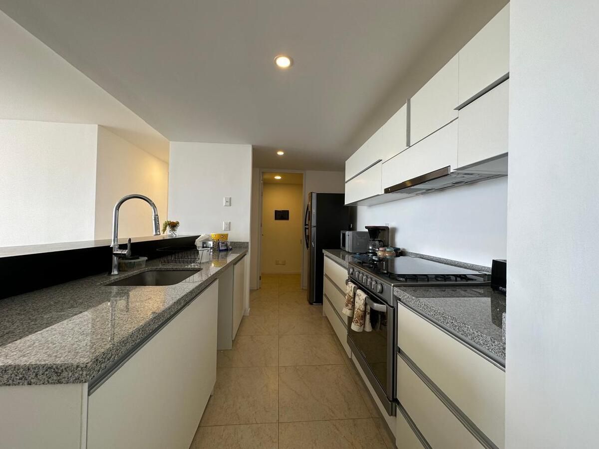 4 de 12: Cocina equipada