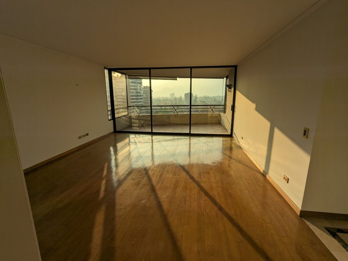 3 de 17: Living visto desde el comedor