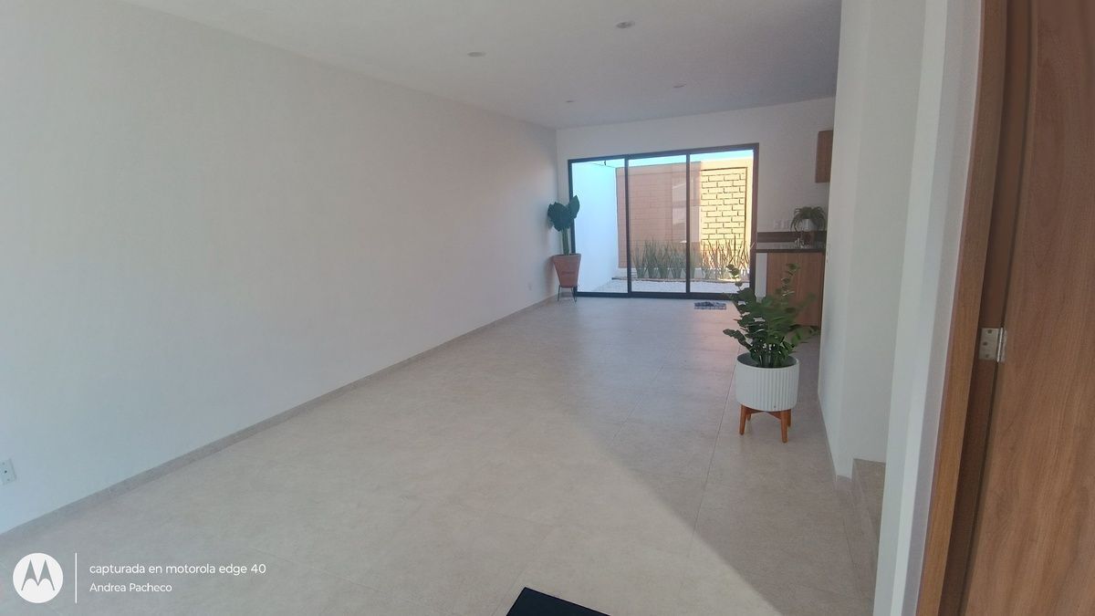 2 de 15: SALA COMEDOR