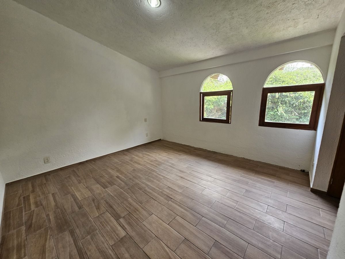 17 of 29: Habitacion secundaria 1 con baño y vestidor