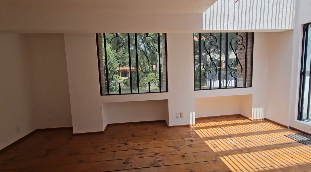 28 of 29: Hab sec 3 o sala de juegos con baño, vestidor y terraza