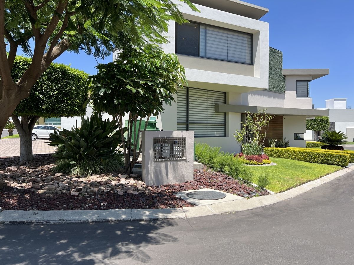 5 de 50: Jardines frontales