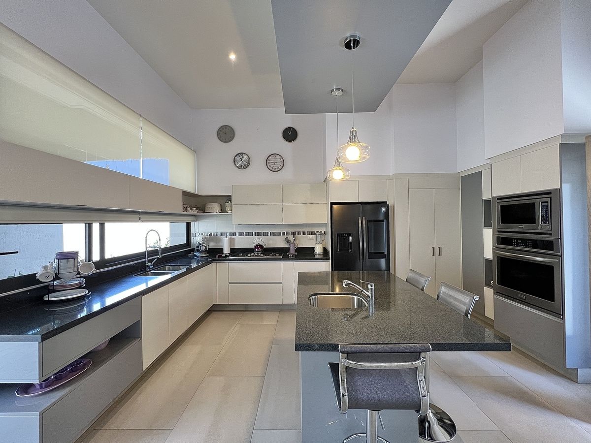 22 de 50: Cocina equipada