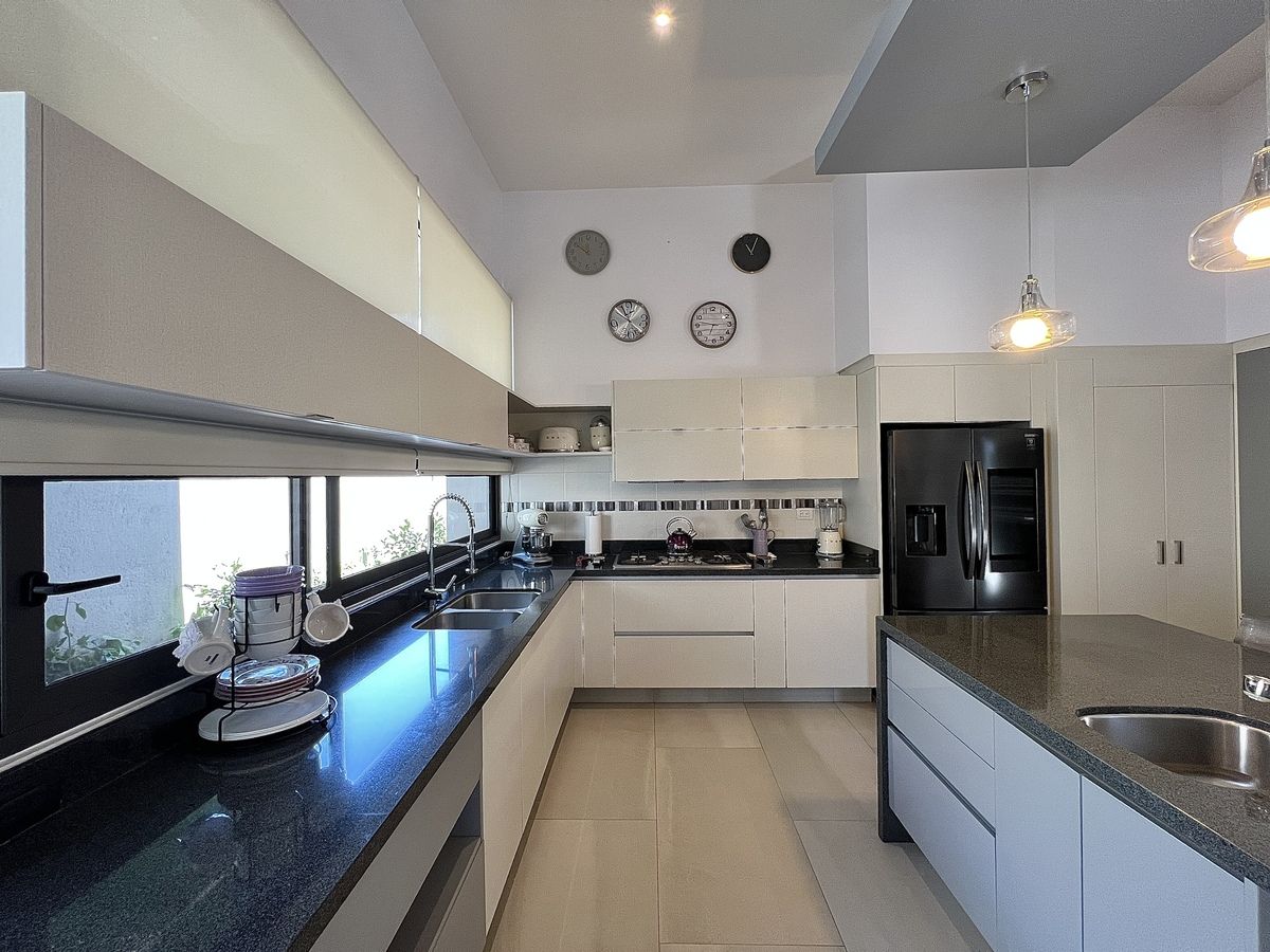 24 de 50: Cocina equipada