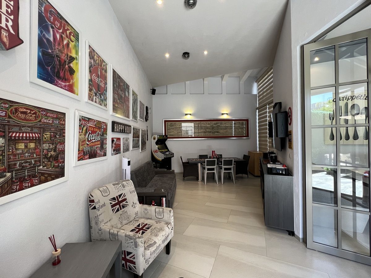 30 de 50: Salón de reuniones