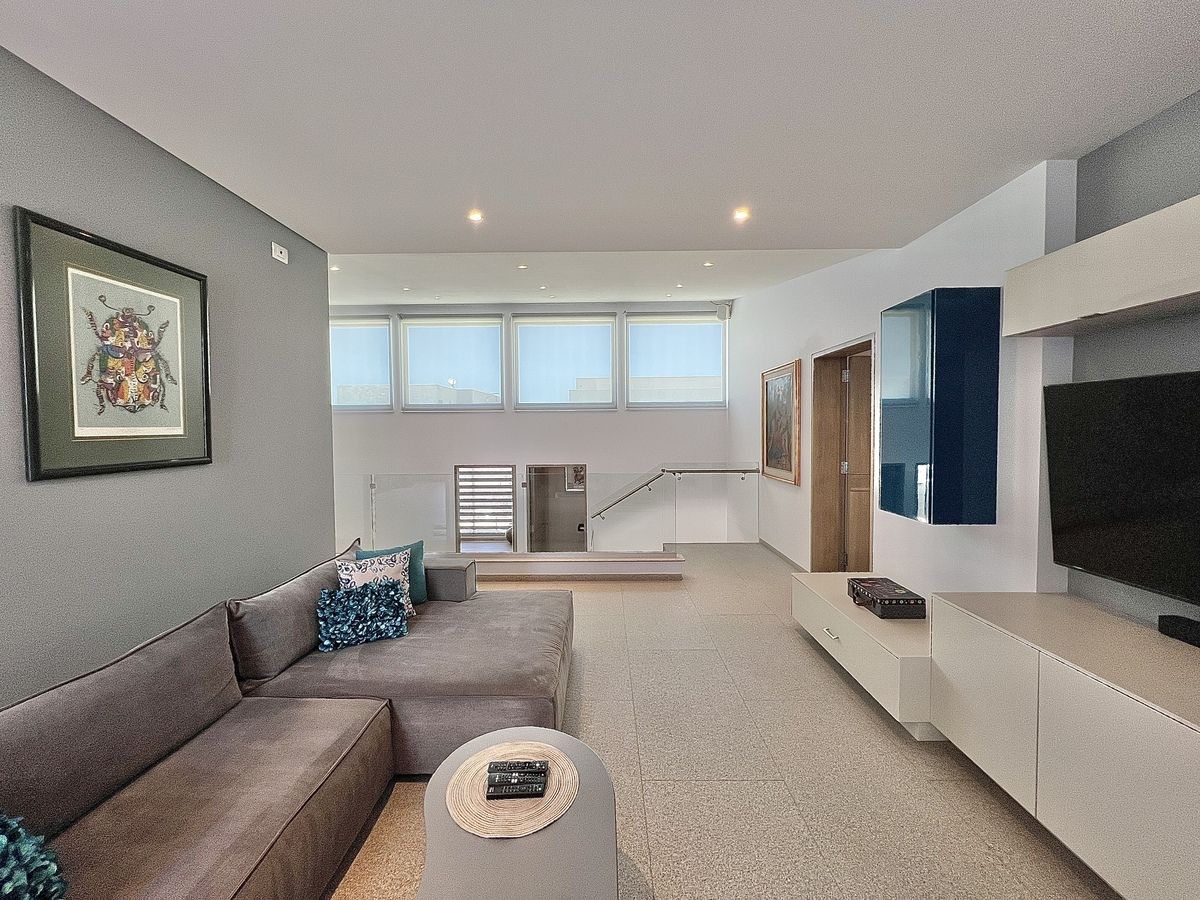 48 de 50: Sala de TV