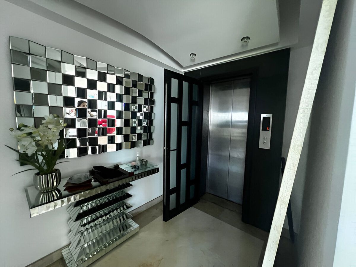 2 de 19: Hall de Entrada