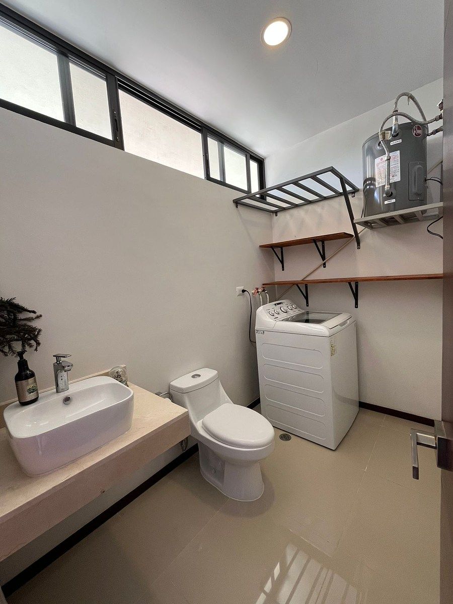 Medio baño y lavandería, foto 23 de 23