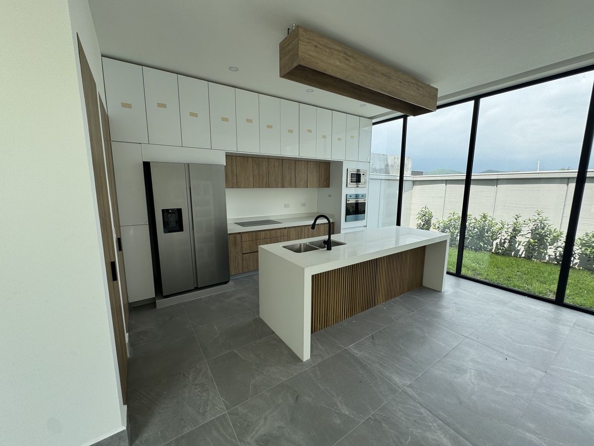 3 de 39: Cocina equipada