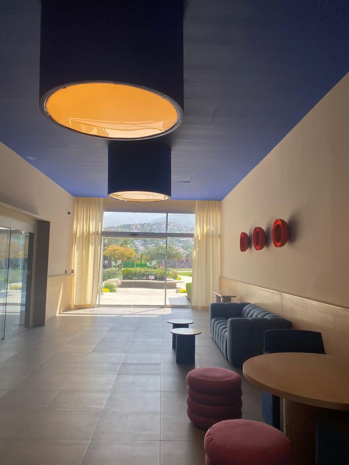 2 de 9: Lobby/Recepción