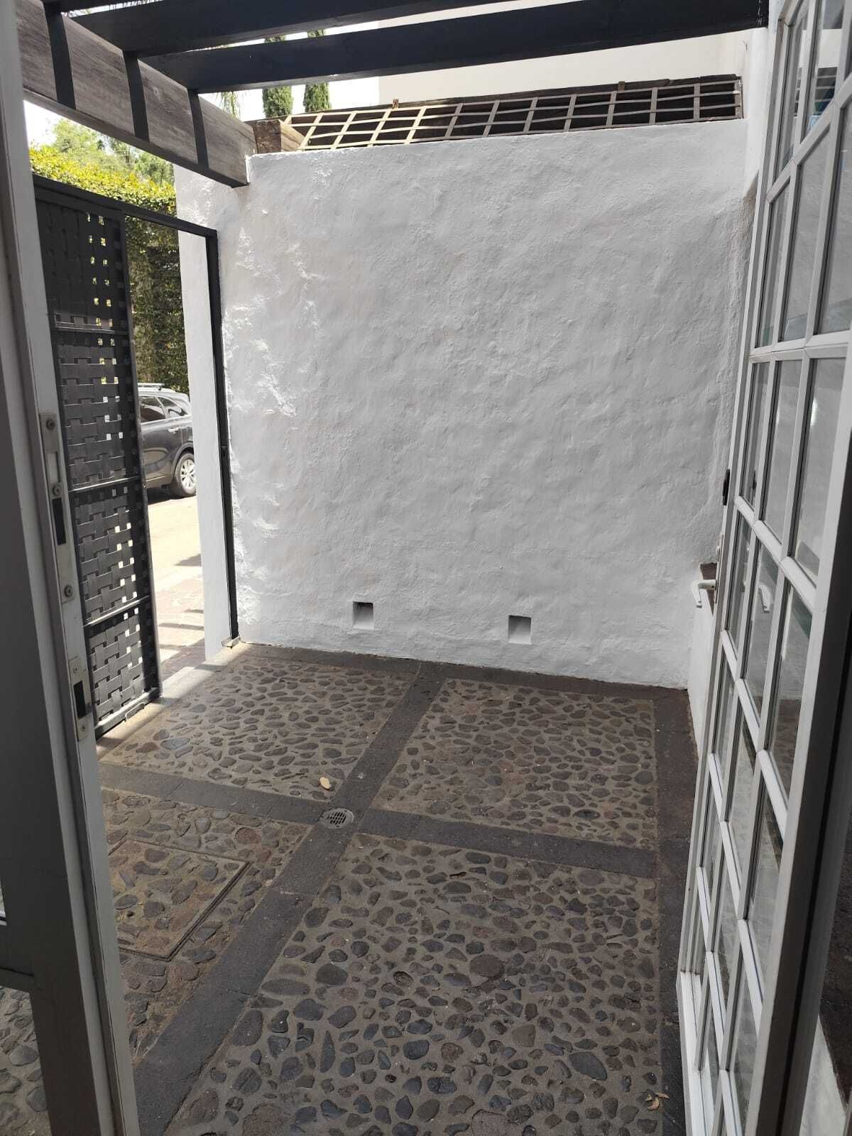 3 de 29: TERRAZA DE INGRESO