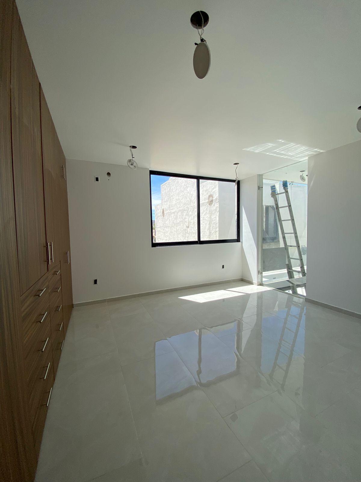 5 de 16: Rec. ppal, ventana a la doble altura