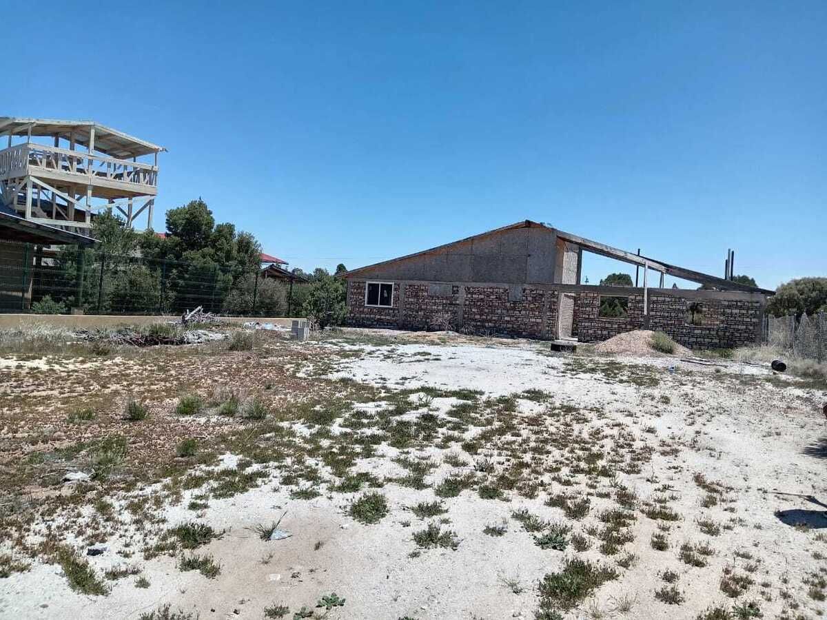 1 of 12: Espacio amplio para hacer otra cabaña.