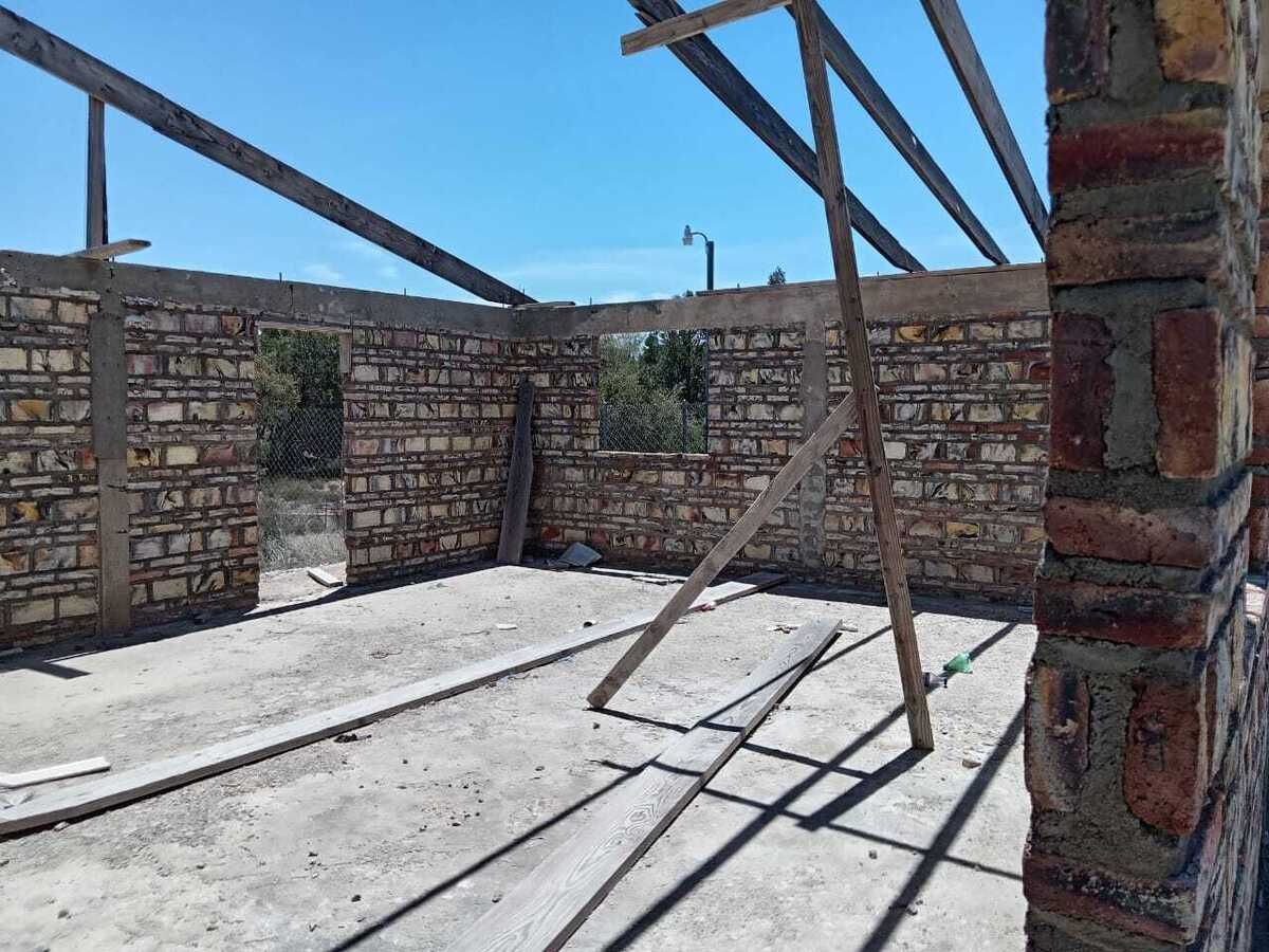5 de 12: Planta baja parte de la construcción falta el. Techo