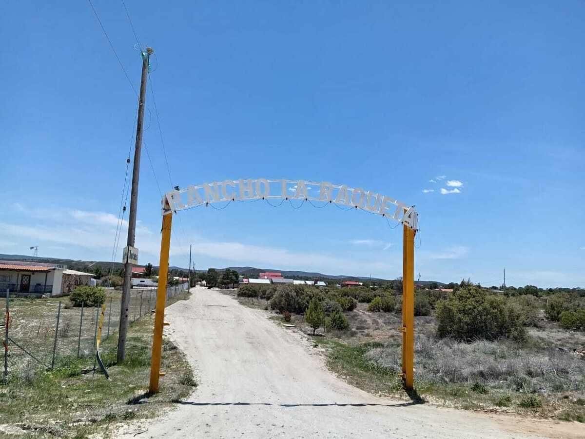 1 de 12: Acceso al Rancho
LA RAQUETA