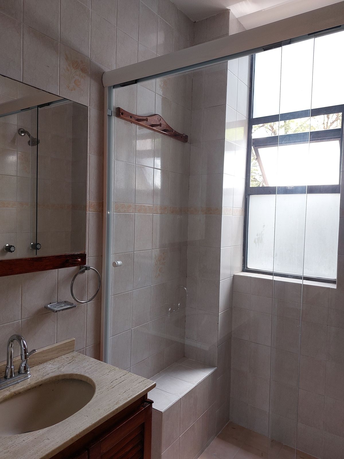 4 de 16: Baño 1